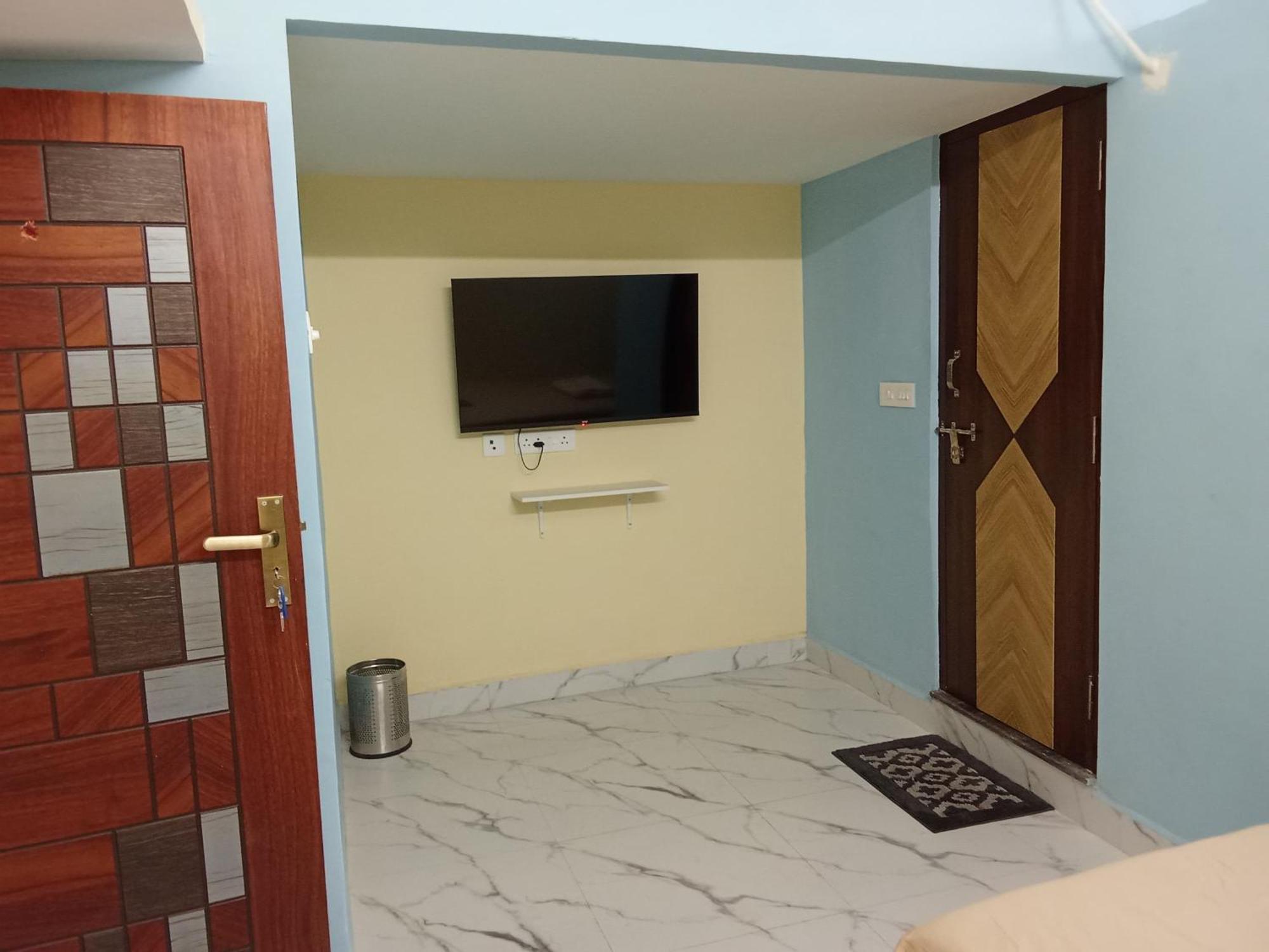 Sa Residency Hotel Tiruvannamalai Bagian luar foto